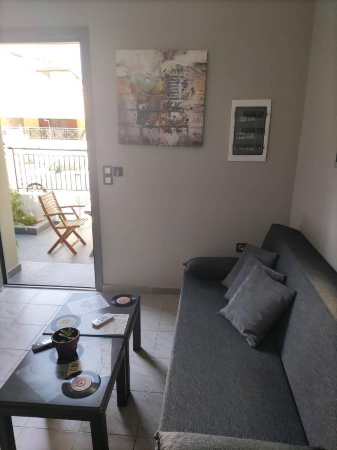 Music Reflections Apartment Near Nafplio 新基奥斯 外观 照片